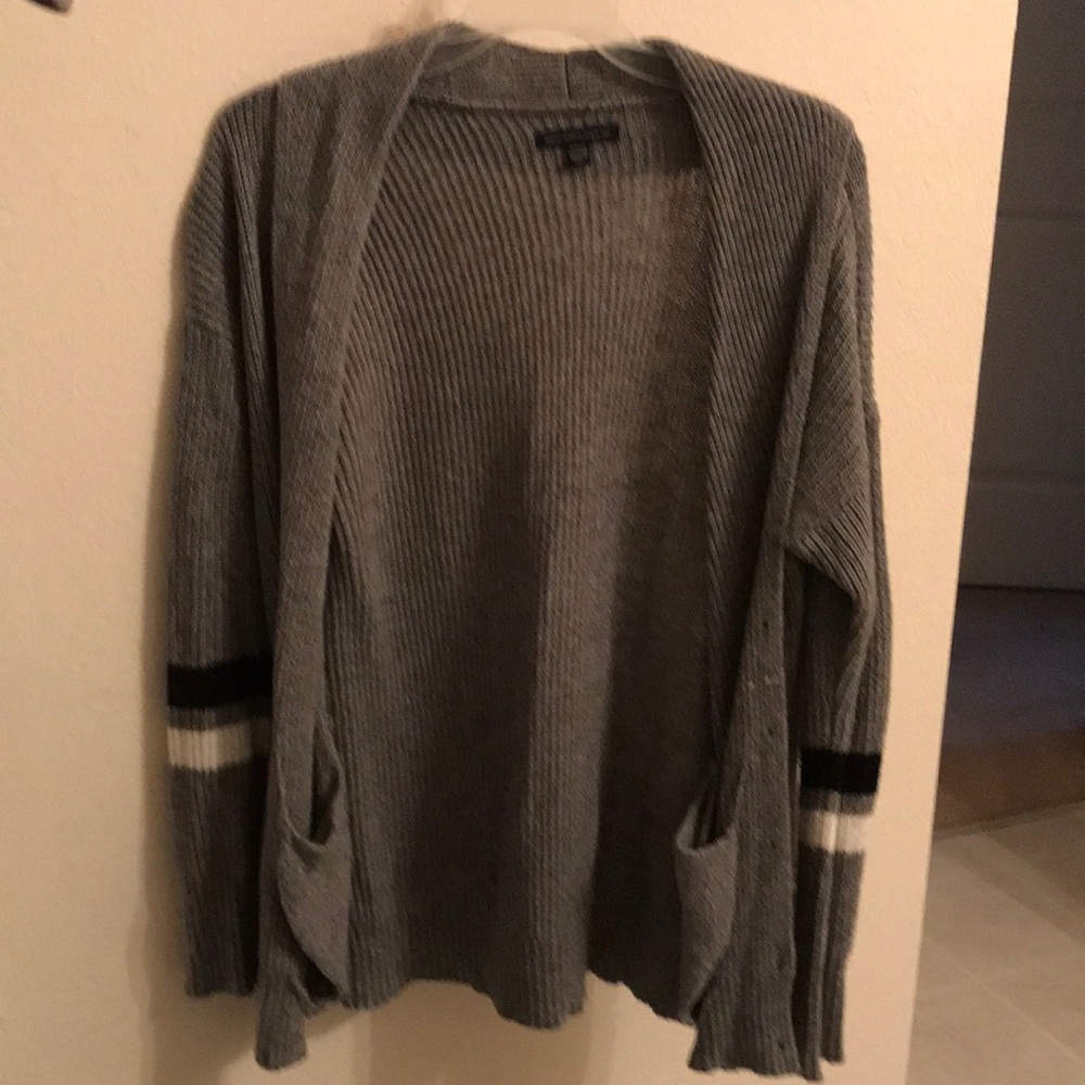 American Eagle Grey Cardigan with buttons